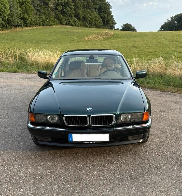 Grün Gebraucht 1996 BMW 735 Limousine | 10.500 € (Superpreis) - Bild 1/4