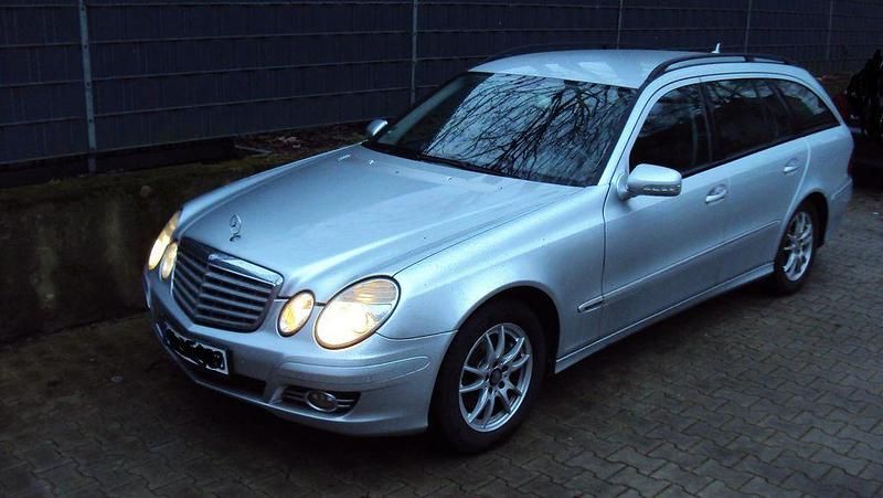 Grau Gebraucht 2007 Mercedes E220 Elegance Kombi | 3.999 € (Fairer Preis) - Bild 1/4
