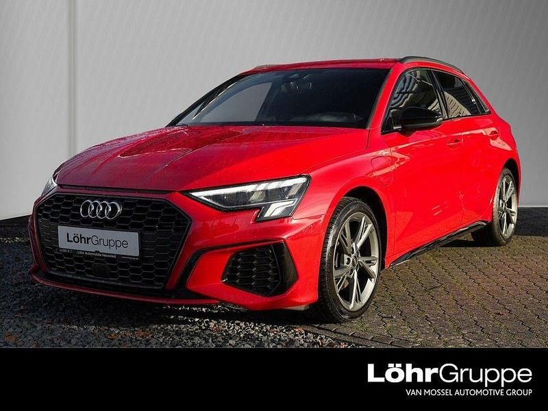 Tangorot metallic Gebraucht 2022 Audi A3 S-Line Limousine | 25.880 € (Fairer Preis) - Bild 1/4