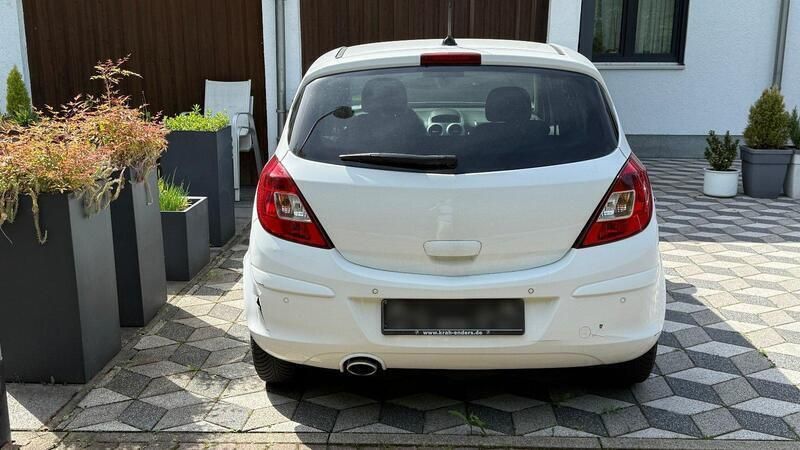 Weiß Gebraucht 2011 Opel Corsa Innovation Kleinwagen | 1.500 € - Bild 1/4