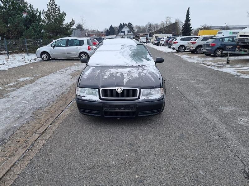 Schwarz Gebraucht 2009 Skoda Octavia Kombi | 1.000 € - Bild 1/4