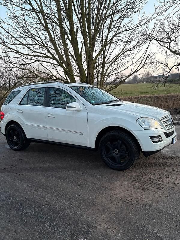 Gebraucht Mercedes ML350 272 PS (200 kW) 2010 Weiß SUV