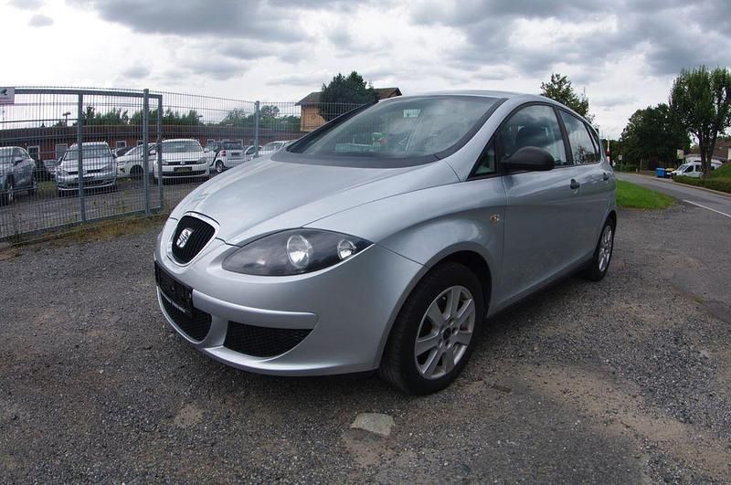 Grau Gebraucht 2008 Seat Altea Reference Van / Kleinbus | 2.499 € (Guter Preis) - Bild 1/4