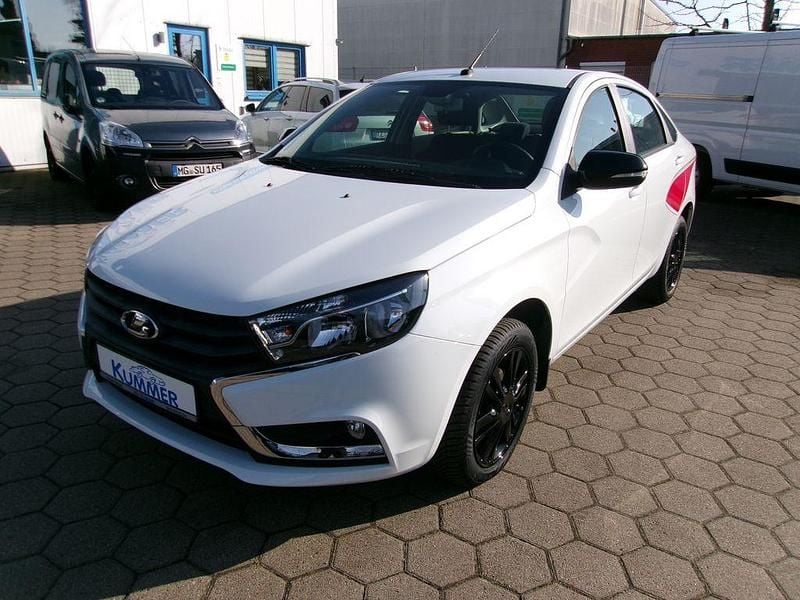Gebraucht Lada Vesta 106 PS (77 kW) 2019 Weiß Limousine