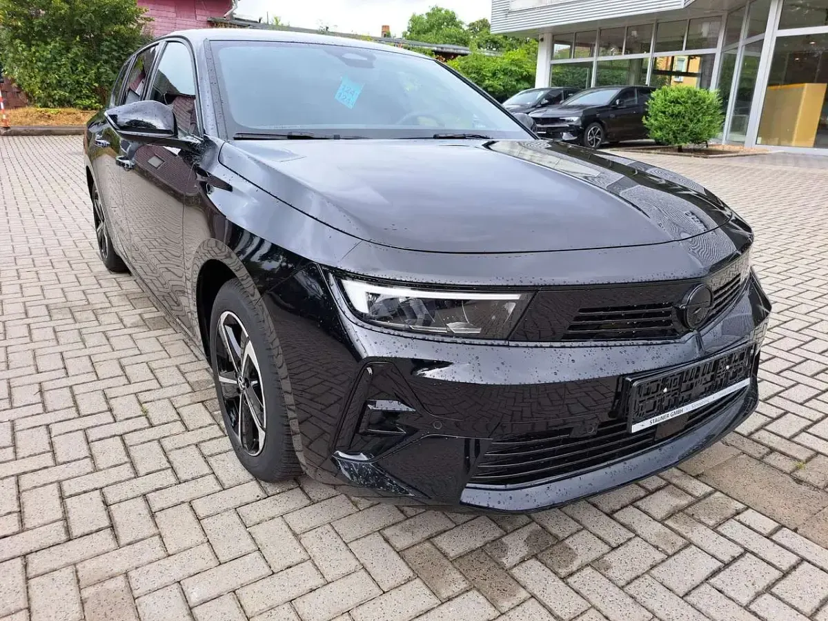 Gebraucht Opel Astra 131 PS (96 kW) 2025 Schwarz Kleinwagen