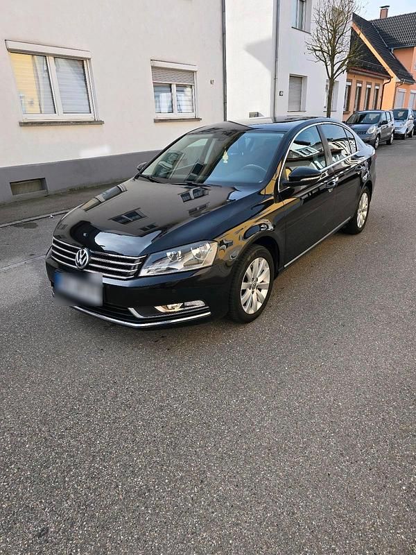 Gebraucht VW Passat 122 PS (89 kW) 2013 Schwarz Limousine
