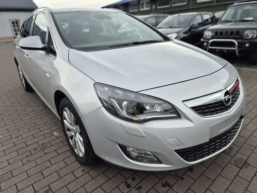 Brugt Opel Astra Innovation 165 HK (121 kW) 2011 Sølv Stationcar