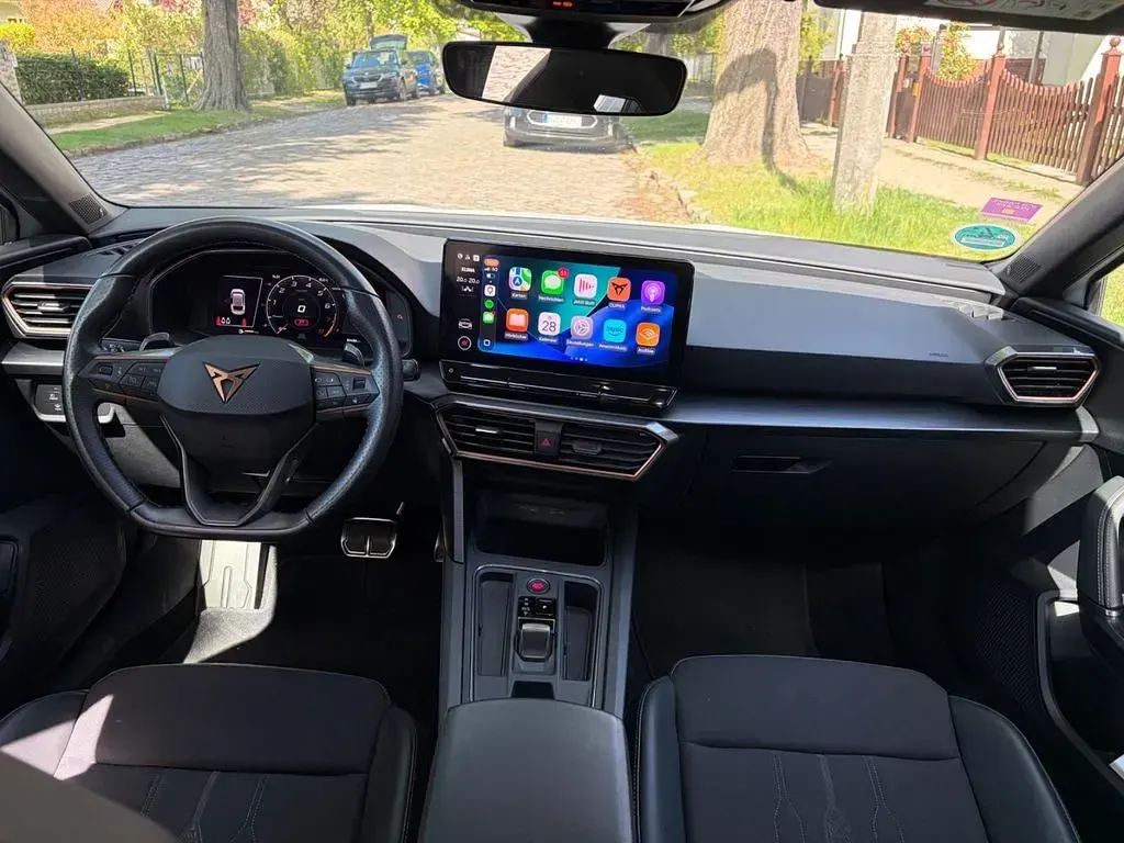 Używany Cupra Leon 150 KM (110 kW) 2023 Biały Sedan/Limuzyna