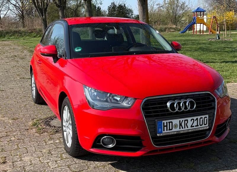 Rot Gebraucht 2012 Audi A1 Sport Kleinwagen | 11.250 € (Etwas zu teuer) - Bild 1/4