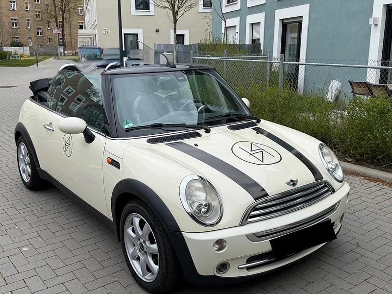 Gebraucht Mini Cooper Cabriolet Chili 116 PS (85 kW) 2009 Weiß Cabrio