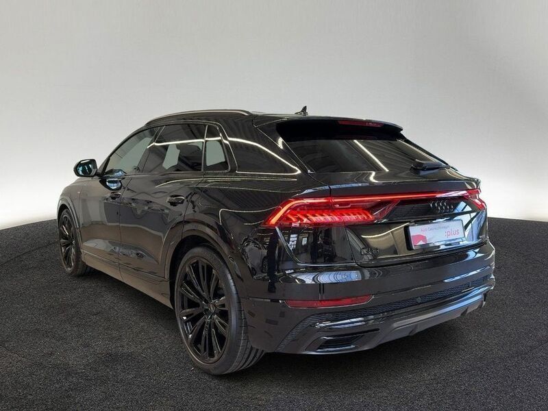 Gebraucht Audi Q8 S-Line 340 PS (250 kW) 2023 Mythosschwarz metallic SUV