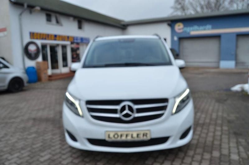 Gebraucht Mercedes V220 163 PS (119 kW) 2014 Weiß Van / Kleinbus