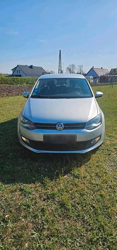 Second-hand VW Polo 86 CP (63 kW) 2011 Argintiu Hatchback
