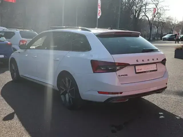 Gebraucht Skoda Superb SportLine 200 PS (147 kW) 2022 Weiß Kombi
