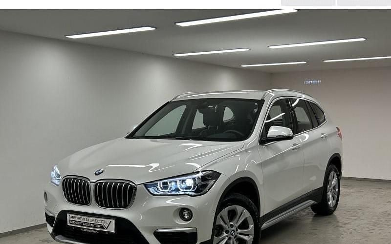 Weiß Gebraucht 2019 BMW X1 Sport Line SUV | 26.850 € (Fairer Preis) - Bild 1/4