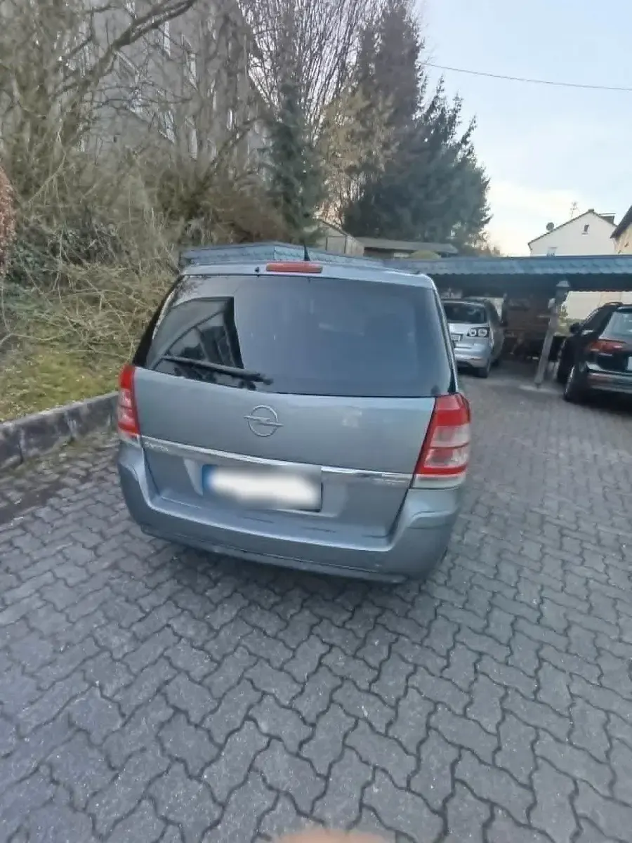 Gebraucht Opel Zafira 110 PS (80 kW) 2009 Silber Van / Kleinbus