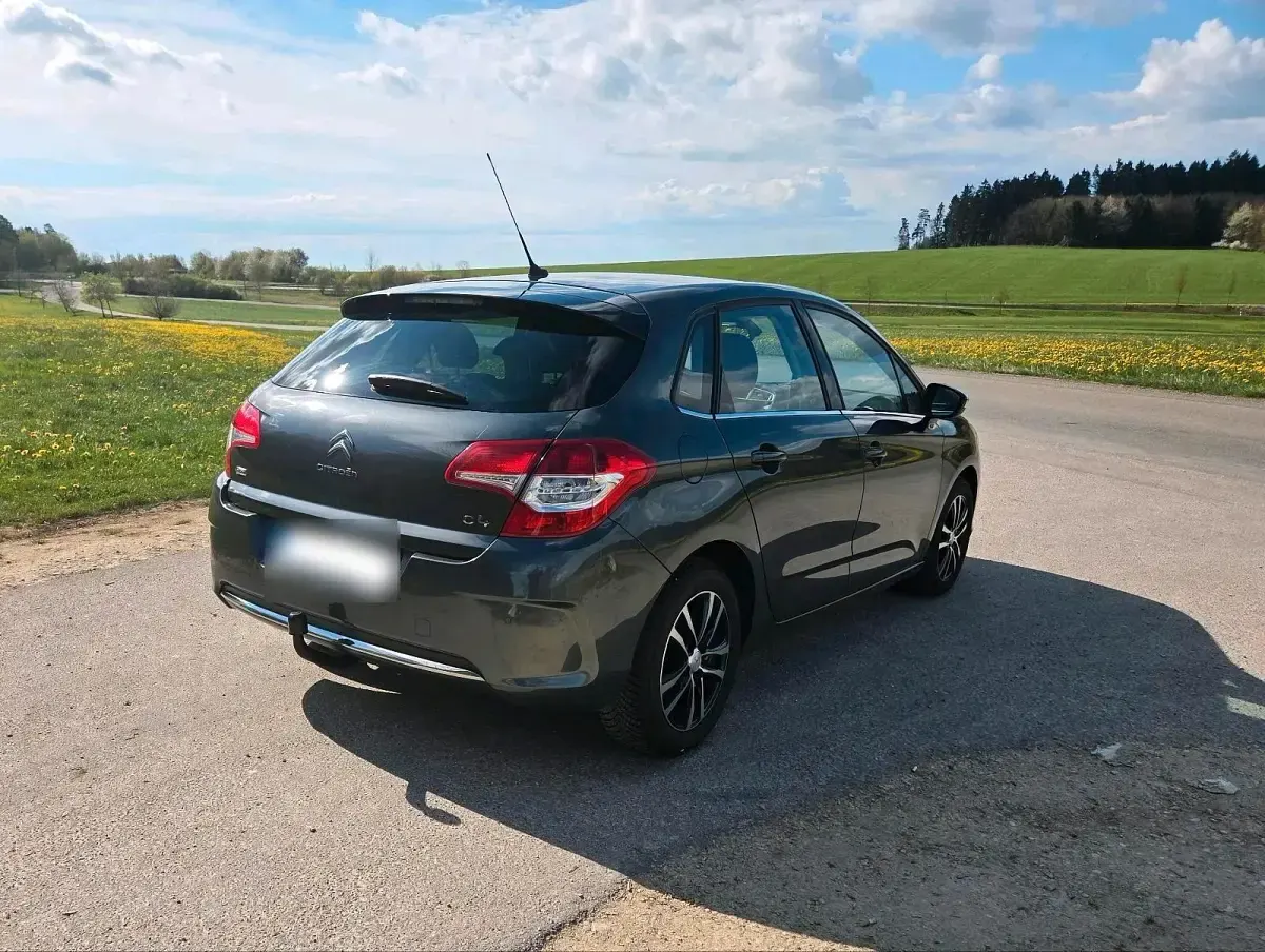 Używany Citroën C4 115 KM (84 kW) 2015 Szary Sedan/Limuzyna