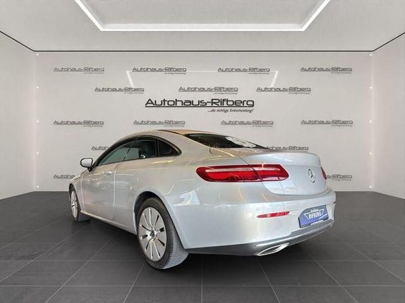 Gebraucht Mercedes E400 Avantgarde 333 PS (244 kW) 2017 Iridiumsilber  metallicl Coupé