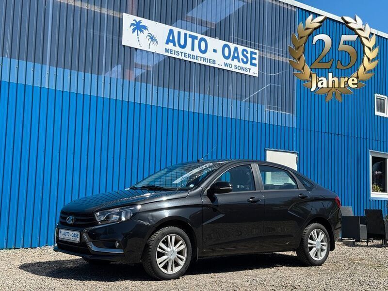 Schwarz Gebraucht 2018 Lada Vesta Limousine | 7.990 € - Bild 1/2
