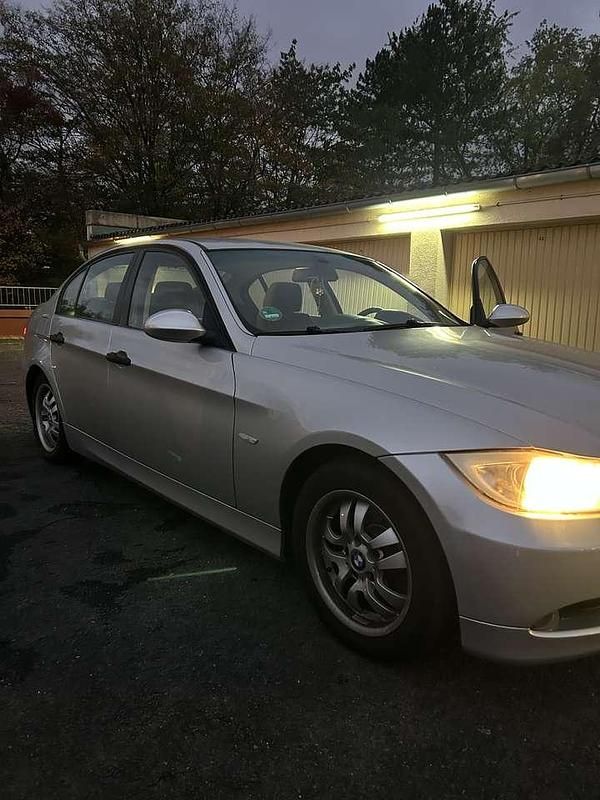 Gebraucht 2006 BMW 320 Limousine | 3.700 € (Fairer Preis) - Bild 1/4