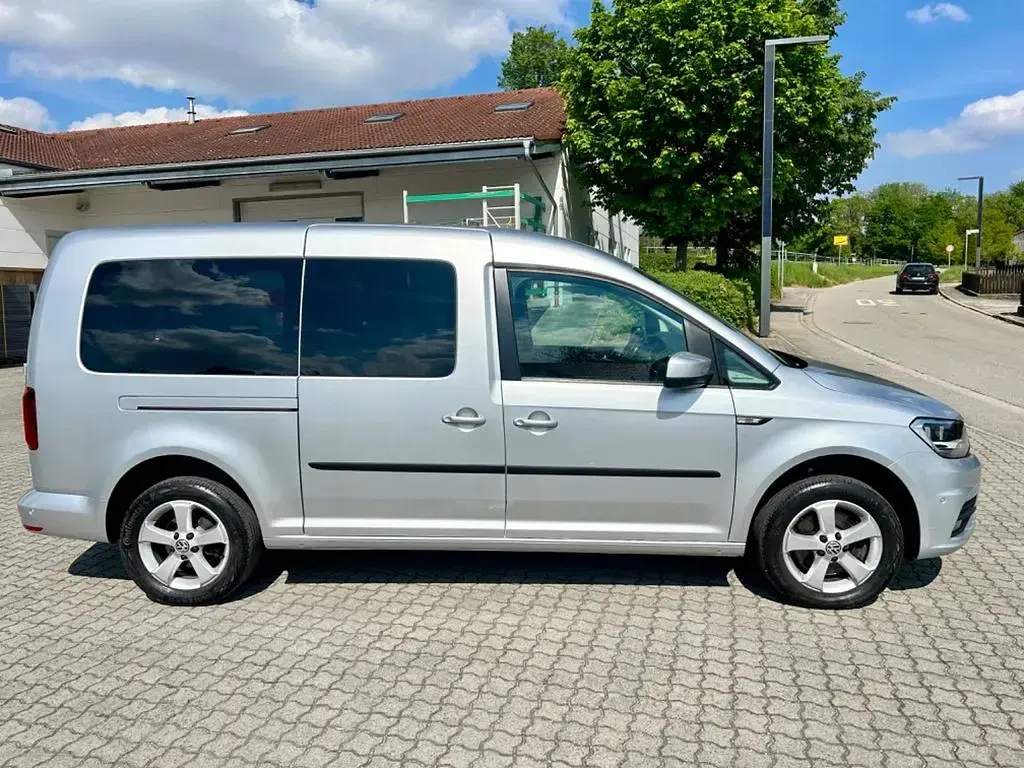Używany VW Caddy Maxi Trendline 125 KM (91 kW) 2017 Srebrny Minivan