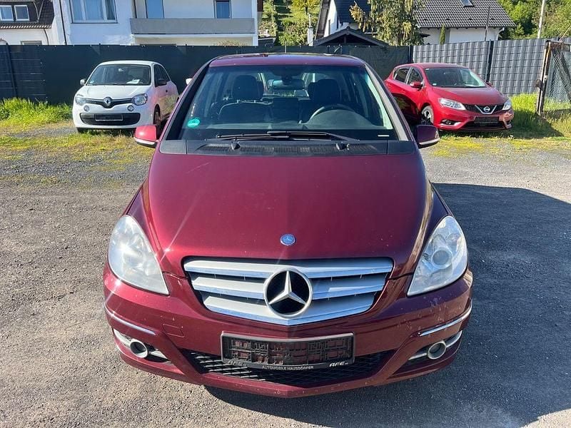 Gebraucht Mercedes B170 116 PS (85 kW) 2008 Rot Van / Kleinbus