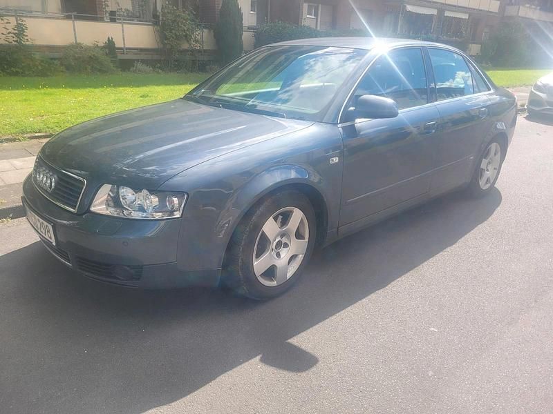 Grün Gebraucht 2003 Audi A4 S-Line Limousine | 2.800 € (Fairer Preis) - Bild 1/4