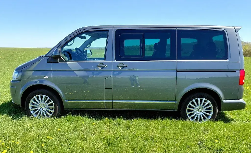 Gebraucht VW Multivan Highline 179 PS (131 kW) 2015 Grau Van / Kleinbus