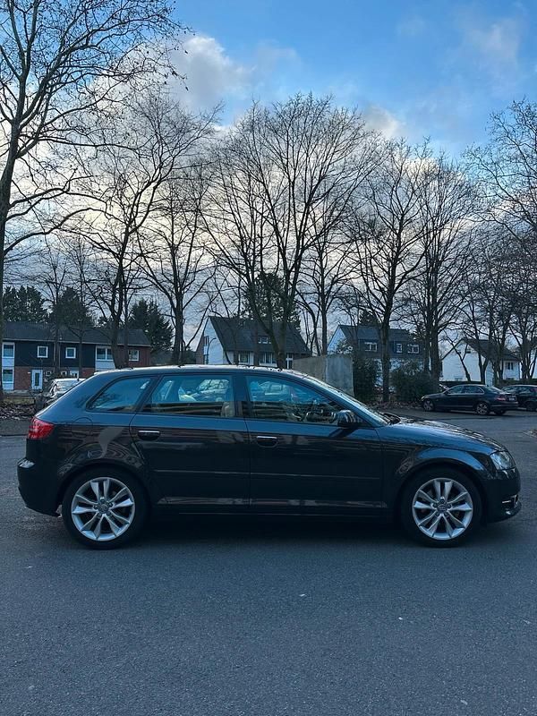 Gebraucht Audi A3 Design 125 PS (91 kW) 2011 Grau Kleinwagen