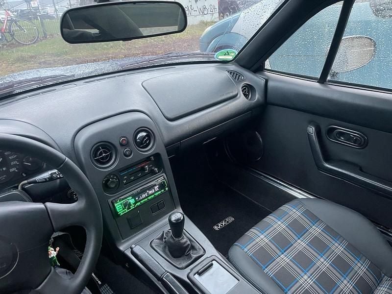 Gebraucht Mazda MX5 90 PS (66 kW) 1997 Blau Cabrio