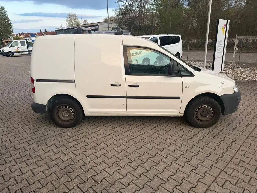 Käytetty VW Caddy 105 HP (77 kW) 2010 Valkoinen Tila-auto