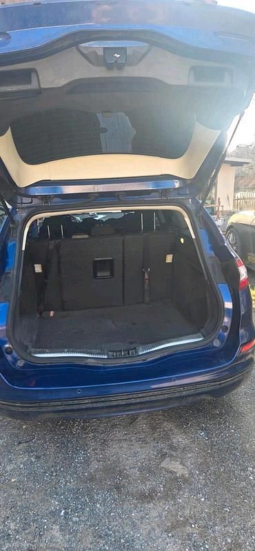 Gebraucht Ford Mondeo Titanium 149 PS (109 kW) 2016 Blau Limousine