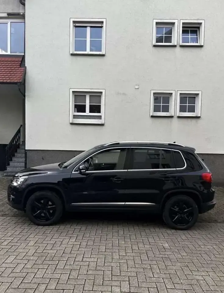 Gebraucht VW Tiguan Sportline 179 PS (131 kW) 2013 Schwarz SUV