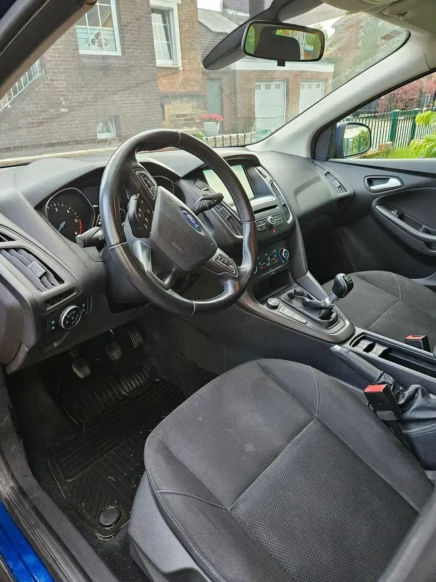 Gebraucht Ford Focus Titanium 120 PS (88 kW) 2015 Blau Kombi
