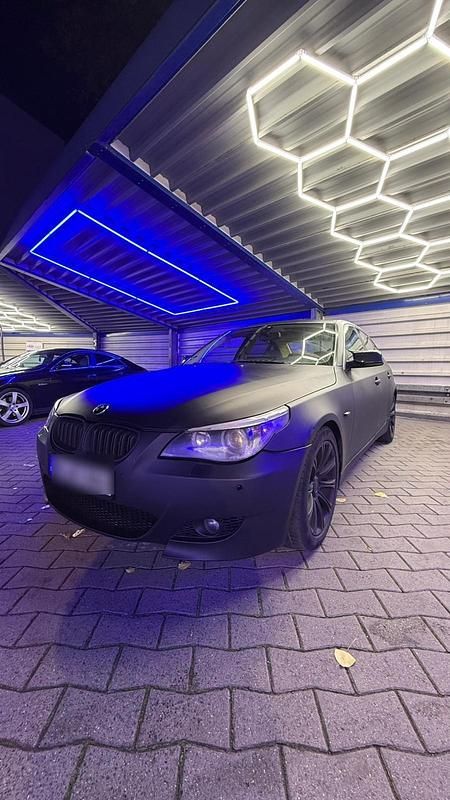 Schwarz Gebraucht 2003 BMW 530 M Sport Limousine | 6.499 € (Fairer Preis) - Bild 1/4