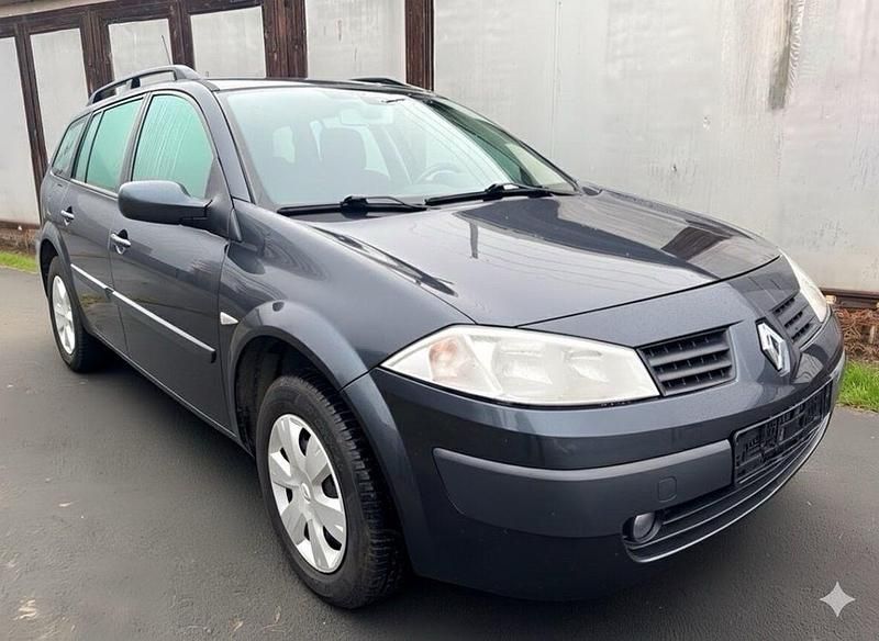 Grau Gebraucht 2005 Renault Mégane II Kombi | 2.990 € (Teuer) - Bild 1/4