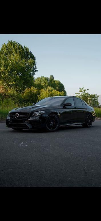 Schwarz Gebraucht 2018 Mercedes E63S AMG AMG Limousine | 63.100 € (Etwas zu teuer) - Bild 1/4