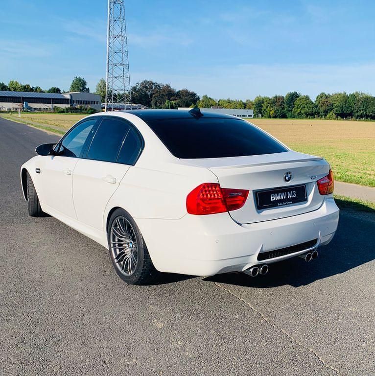 Weiß Gebraucht 2008 BMW M3 Performance Limousine | 51.000 € - Bild 1/4