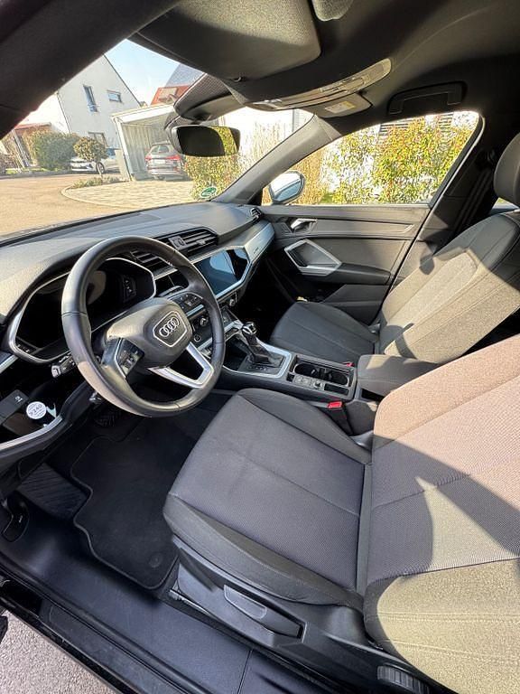 Gebraucht Audi Q3 Ambiente 150 PS (110 kW) 2022 Schwarz SUV