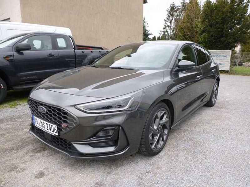 Magneticgrau Gebraucht 2023 Ford Focus ST Limousine | 29.990 € (Fairer Preis) - Bild 1/4