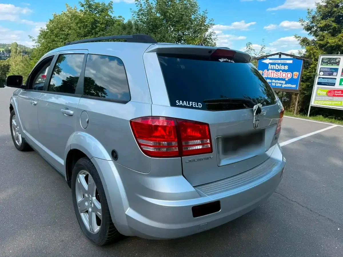 Gebraucht Dodge Journey 170 PS (125 kW) 2009 Silber SUV