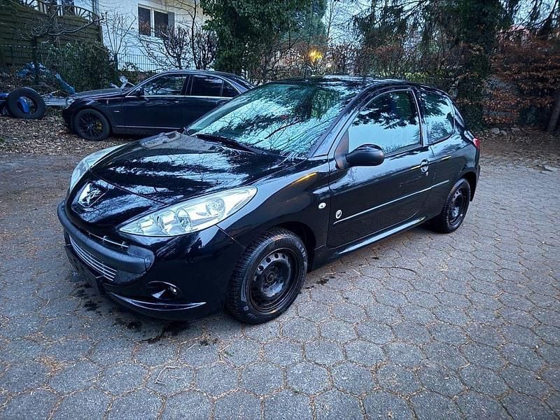 Gebraucht Peugeot 206+ 60 PS (44 kW) 2012 Schwarz Kleinwagen