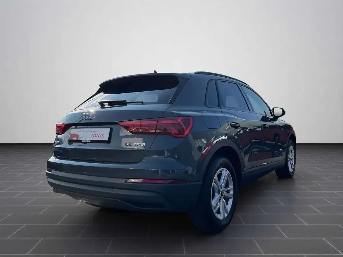 Gebraucht Audi Q3 Basis 150 PS (110 kW) 2025 Nanograu metallic SUV