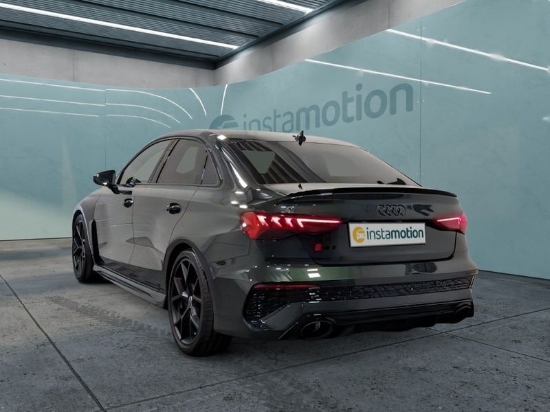 Gebraucht Audi RS3 Ambiente 400 PS (294 kW) 2023 Grün Limousine