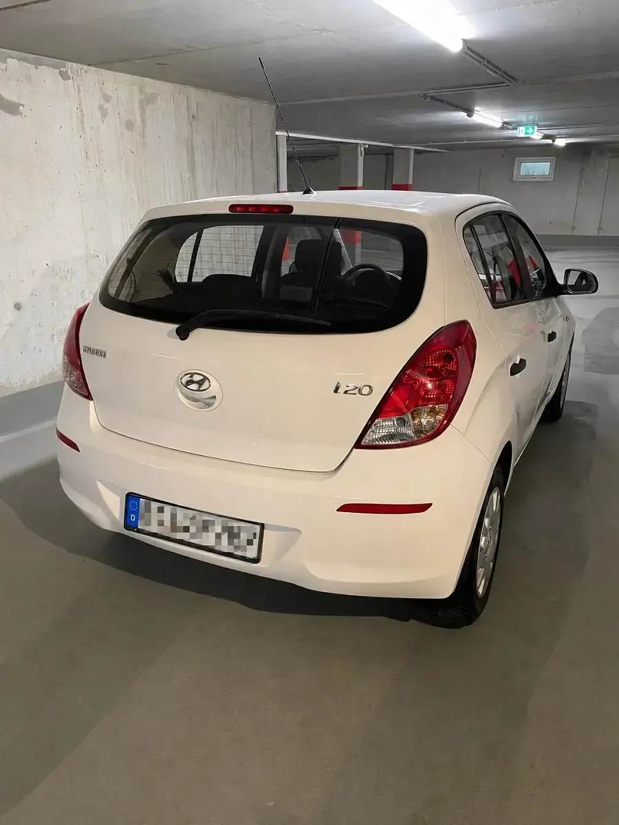 Gebraucht Hyundai i20 86 PS (63 kW) 2014 Weiß Kleinwagen