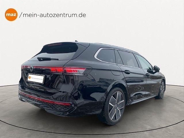Gebraucht VW Passat R-line 150 PS (110 kW) 2025 Schwarz Kombi