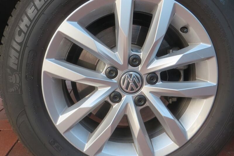 Second-hand VW Passat Comfortline 150 CP (110 kW) 2018 Gri Break