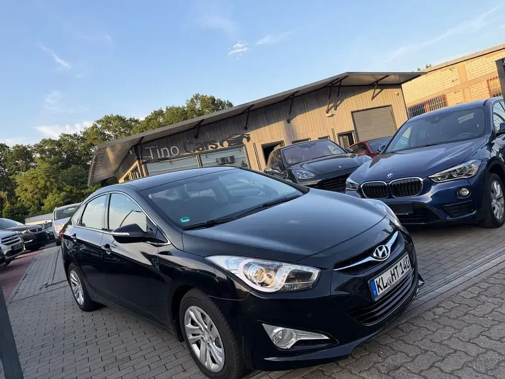 Gebraucht Hyundai i40 Comfort 135 PS (99 kW) 2013 Schwarz Limousine