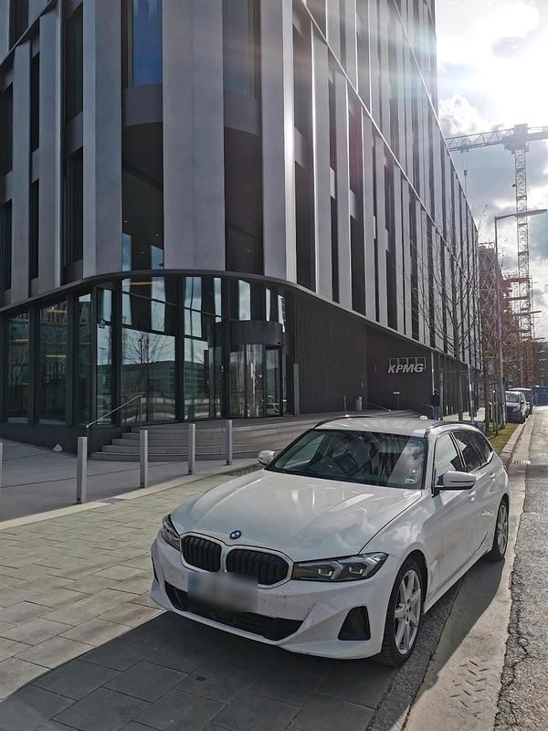 Gebraucht BMW 318 156 PS (114 kW) 2023 Weiß Kombi