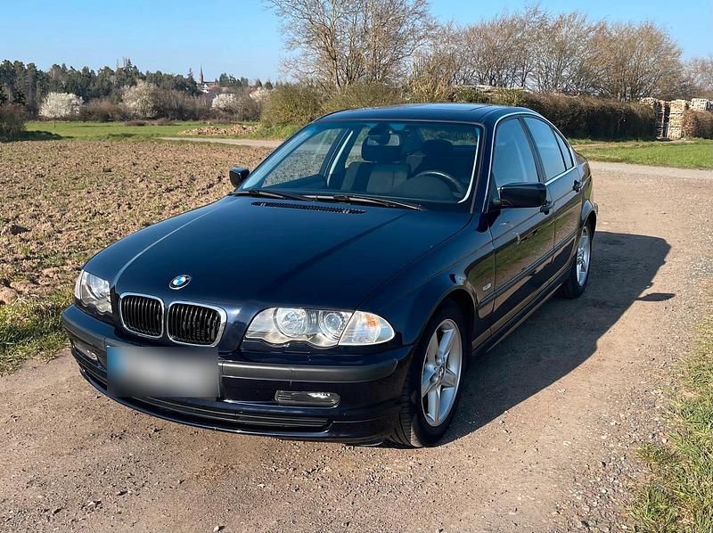 Gebraucht BMW 325 192 PS (141 kW) 2001 Blau Limousine